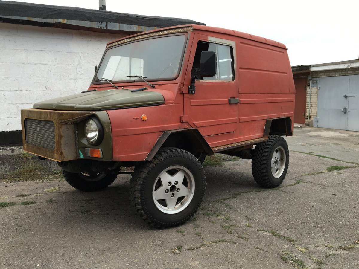 ЛУАЗ 969 зеленый хаки