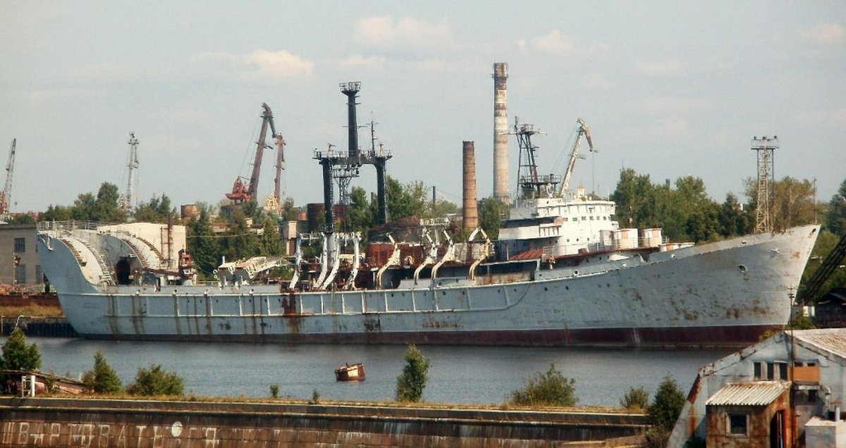 Спасательно-Подъемное судно Карпаты