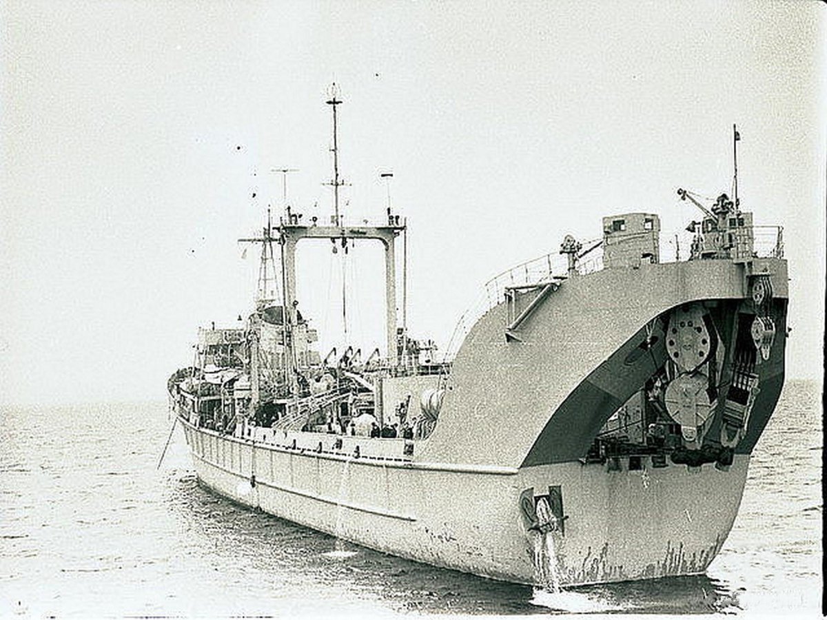 Судоподъемное судно проект 530