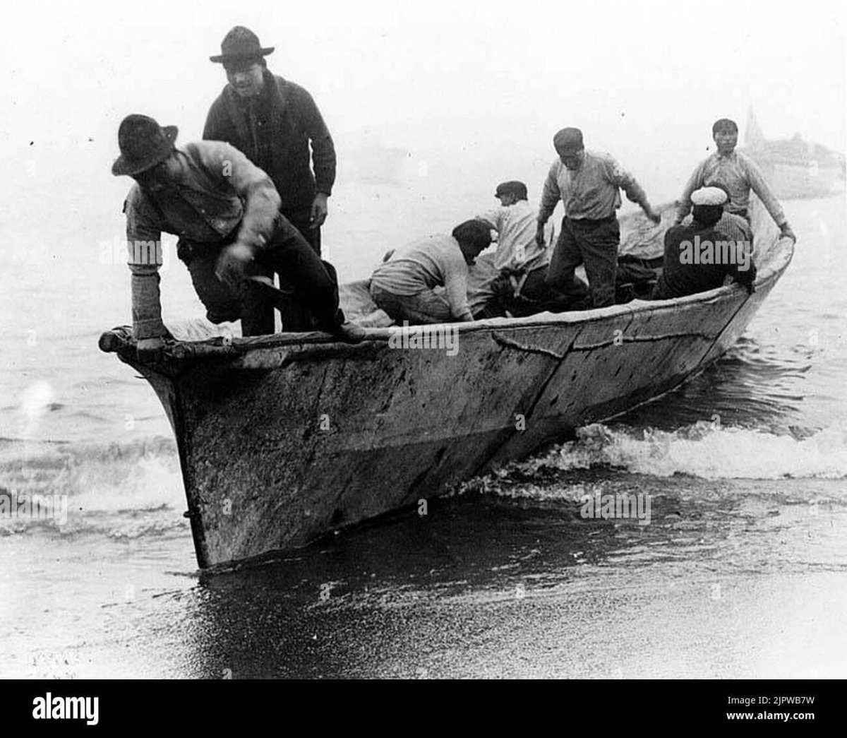 Умиак лодка