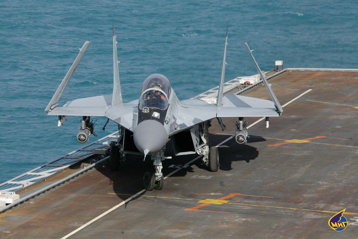 Палубный истребитель миг-29к