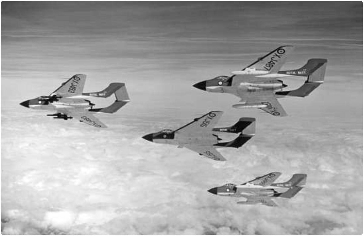 Первые реактивные палубные самолёты