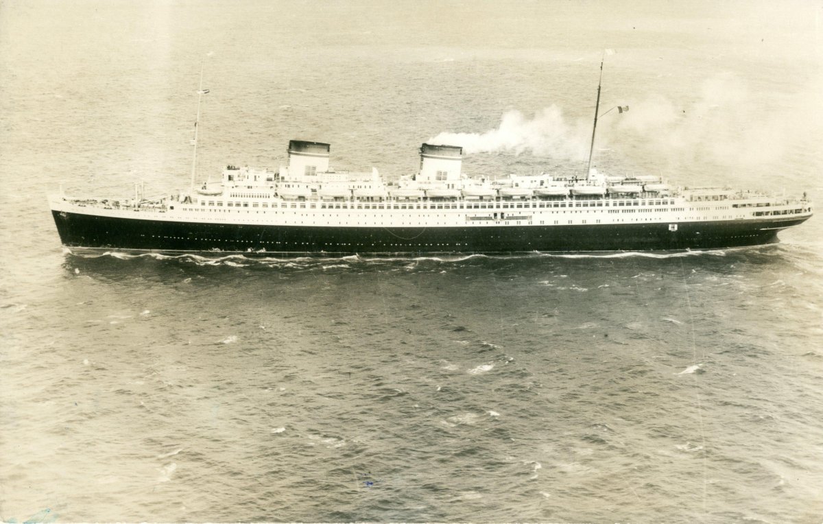 Леонид Собинов теплоход