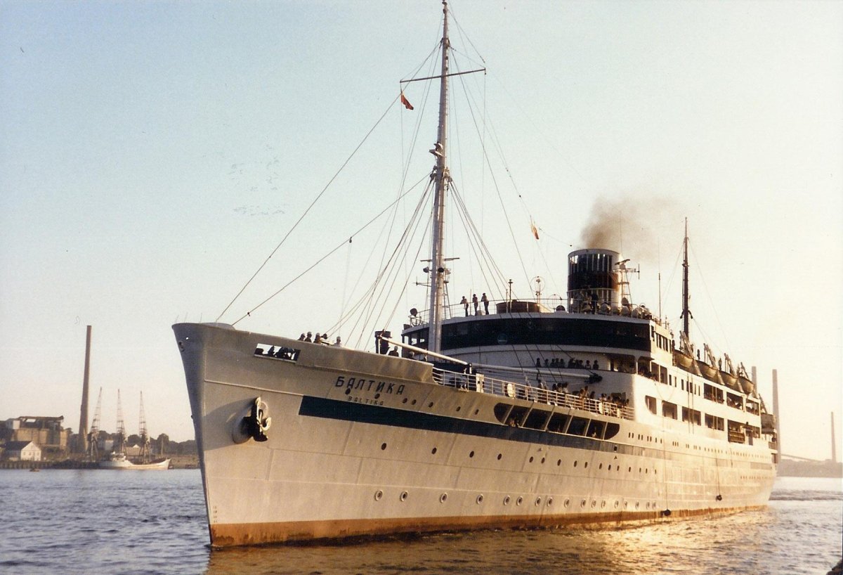 Иосиф Сталин турбоэлектроход