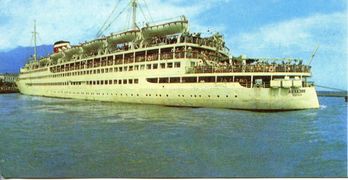 Теплоход Адмирал Лунин