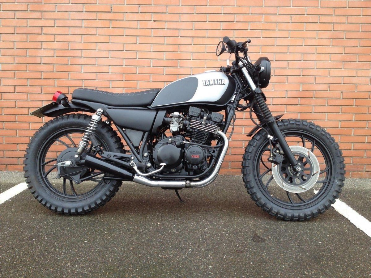 Yamaha XJ 400 Cafe Racer