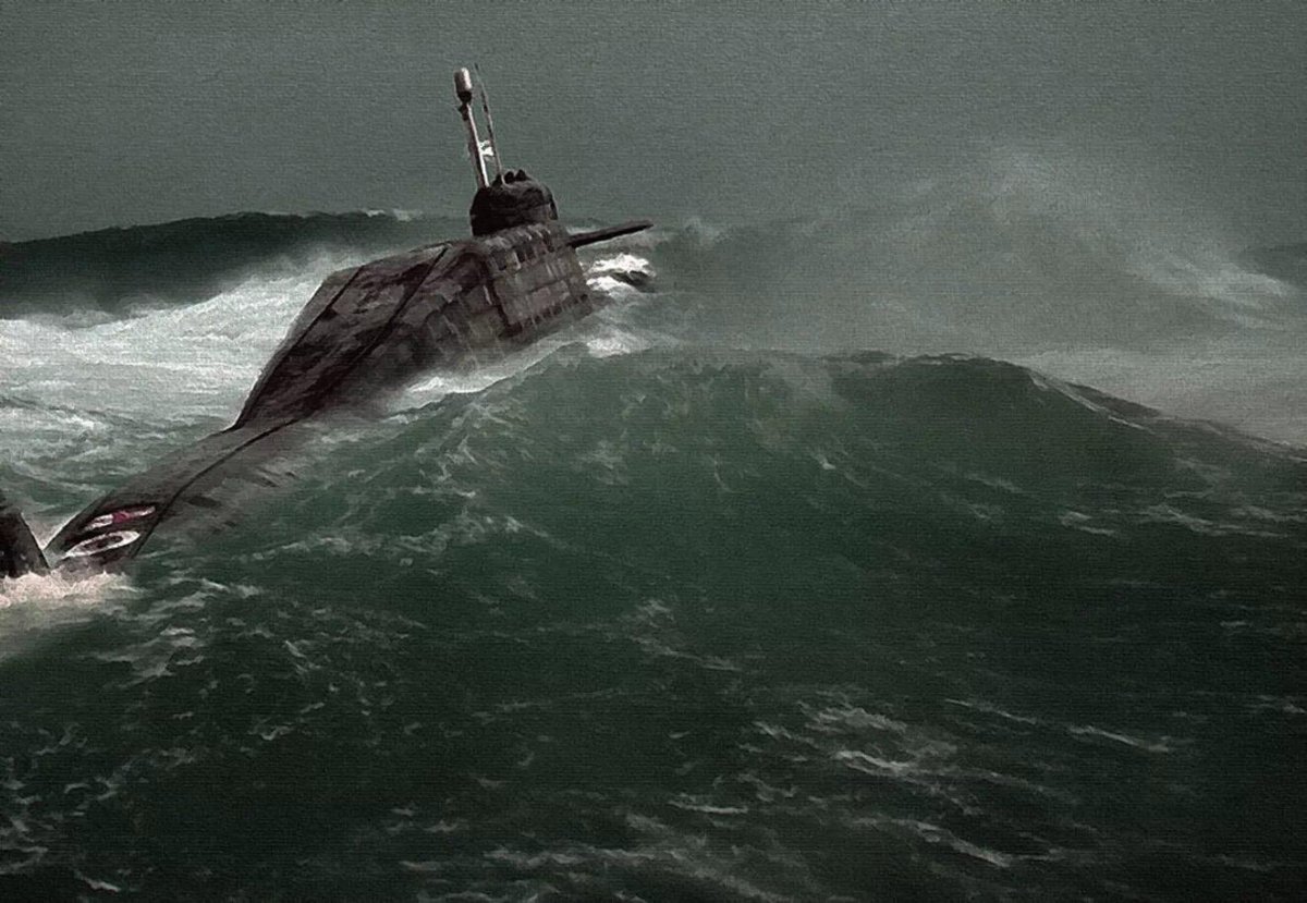 Подлодка в шторм