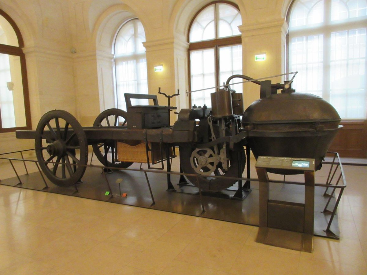 Первый в мире паровой автомобиль Кюньо 1769