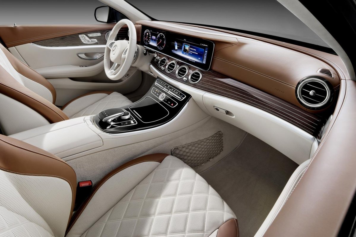 Mercedes w213 белый салон