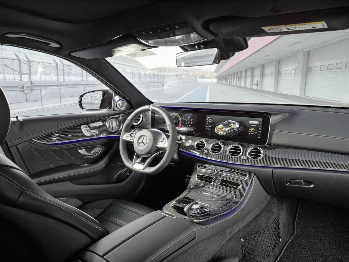 Мерседес АМГ 63 S салон