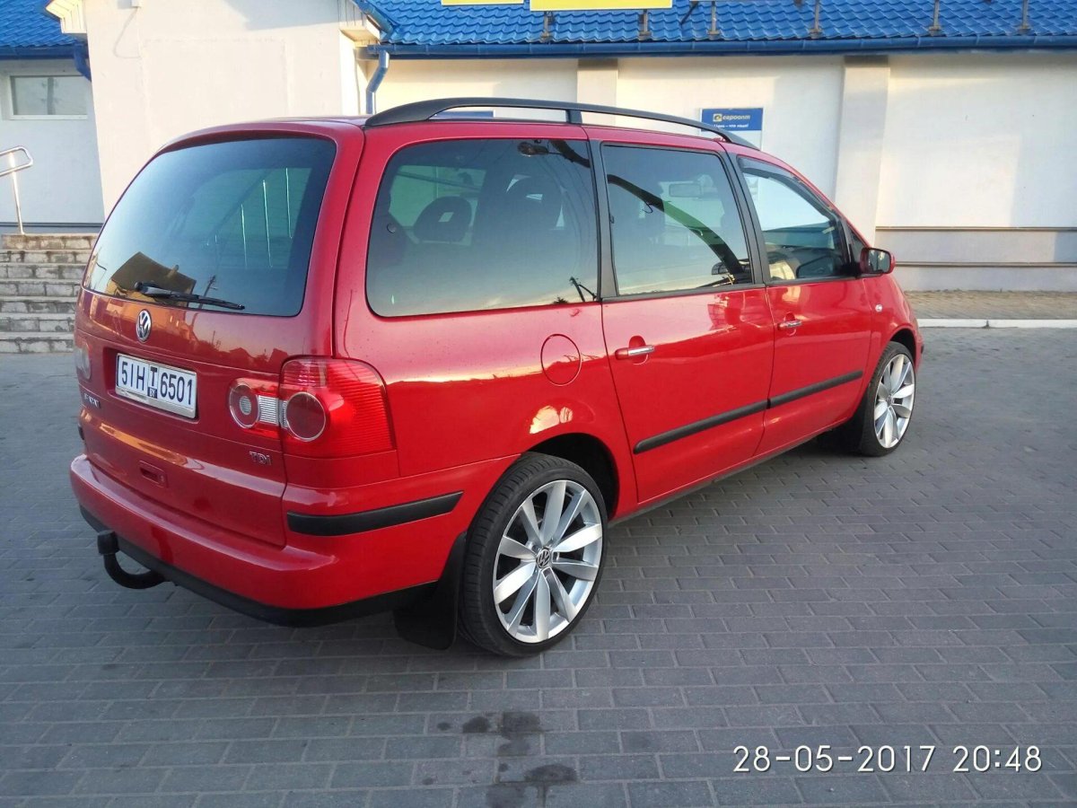 VW Sharan r17