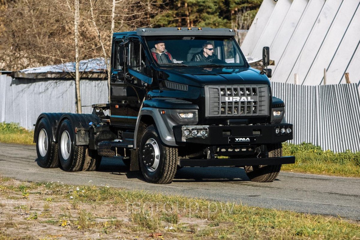 Урал 6х6 седельный тягач