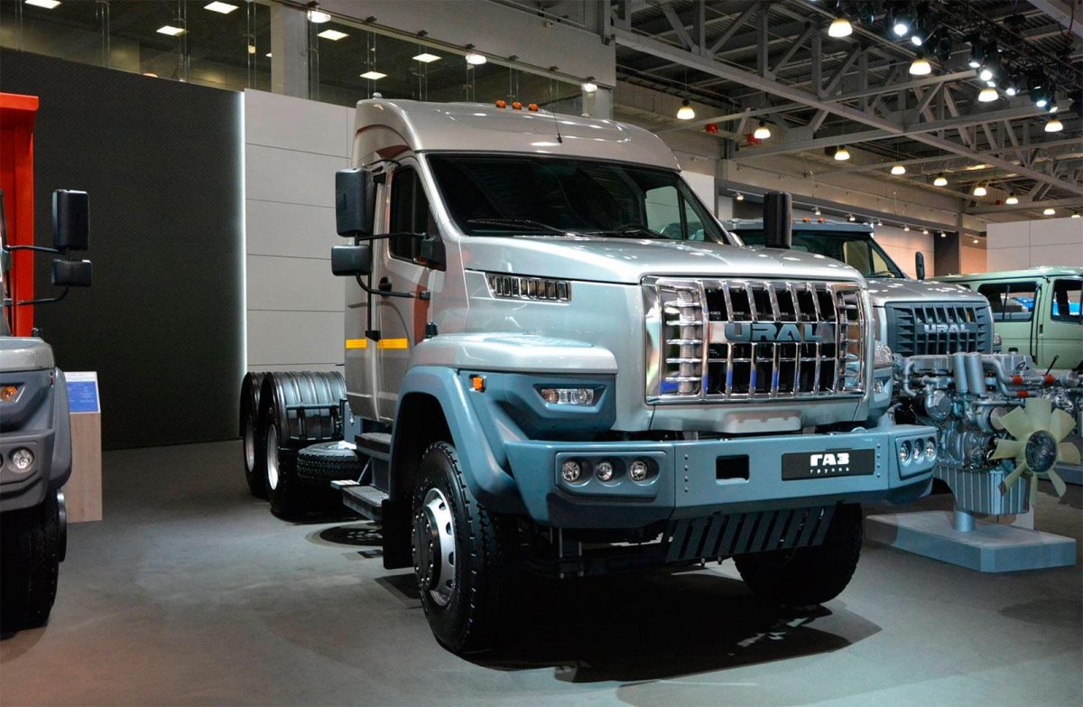 Урал Некст тягач 6х4