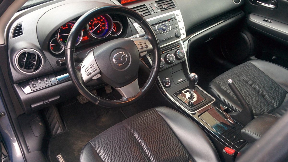 Мазда 6 GH салон