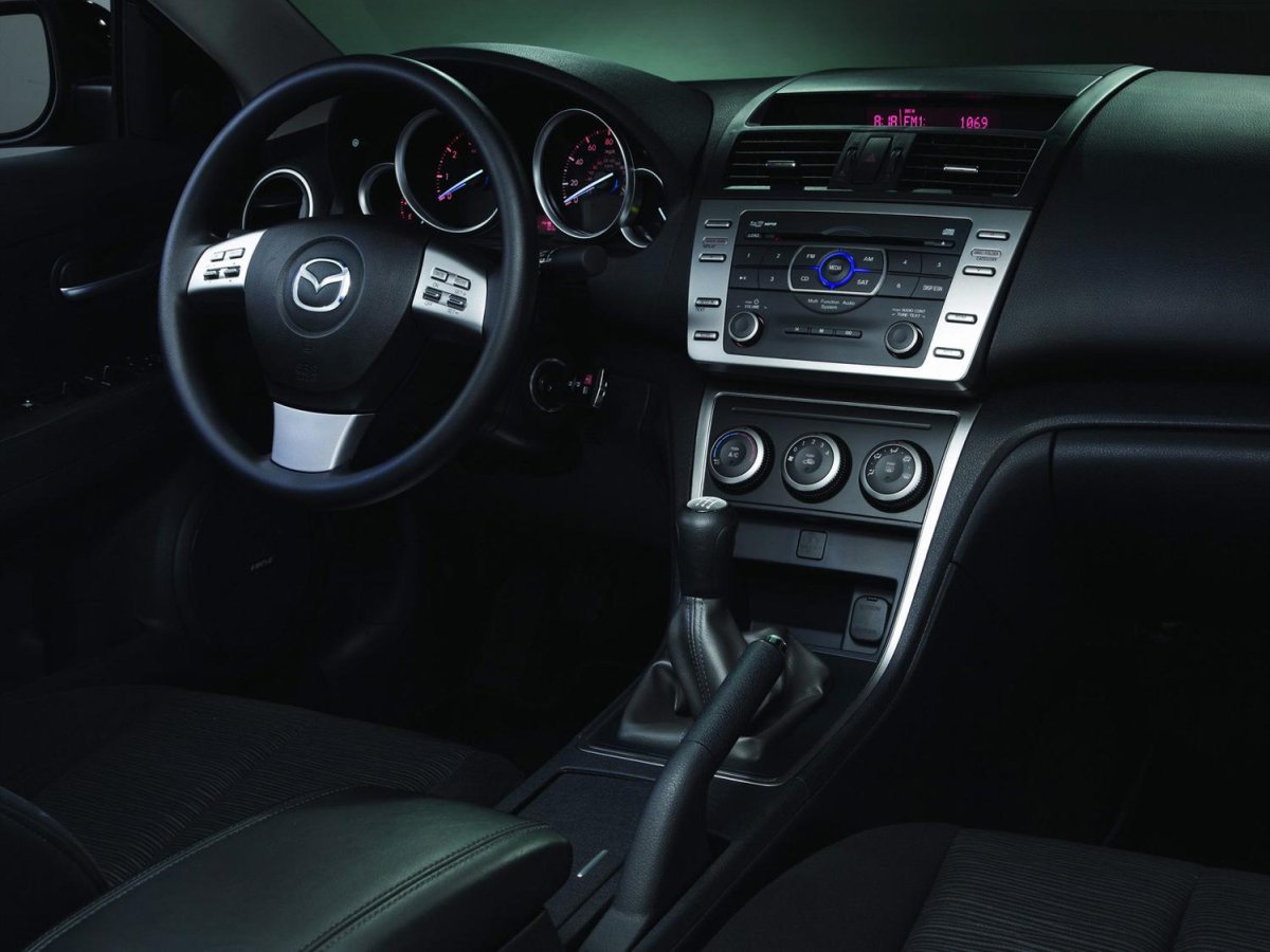 Мазда 6 2008 салон