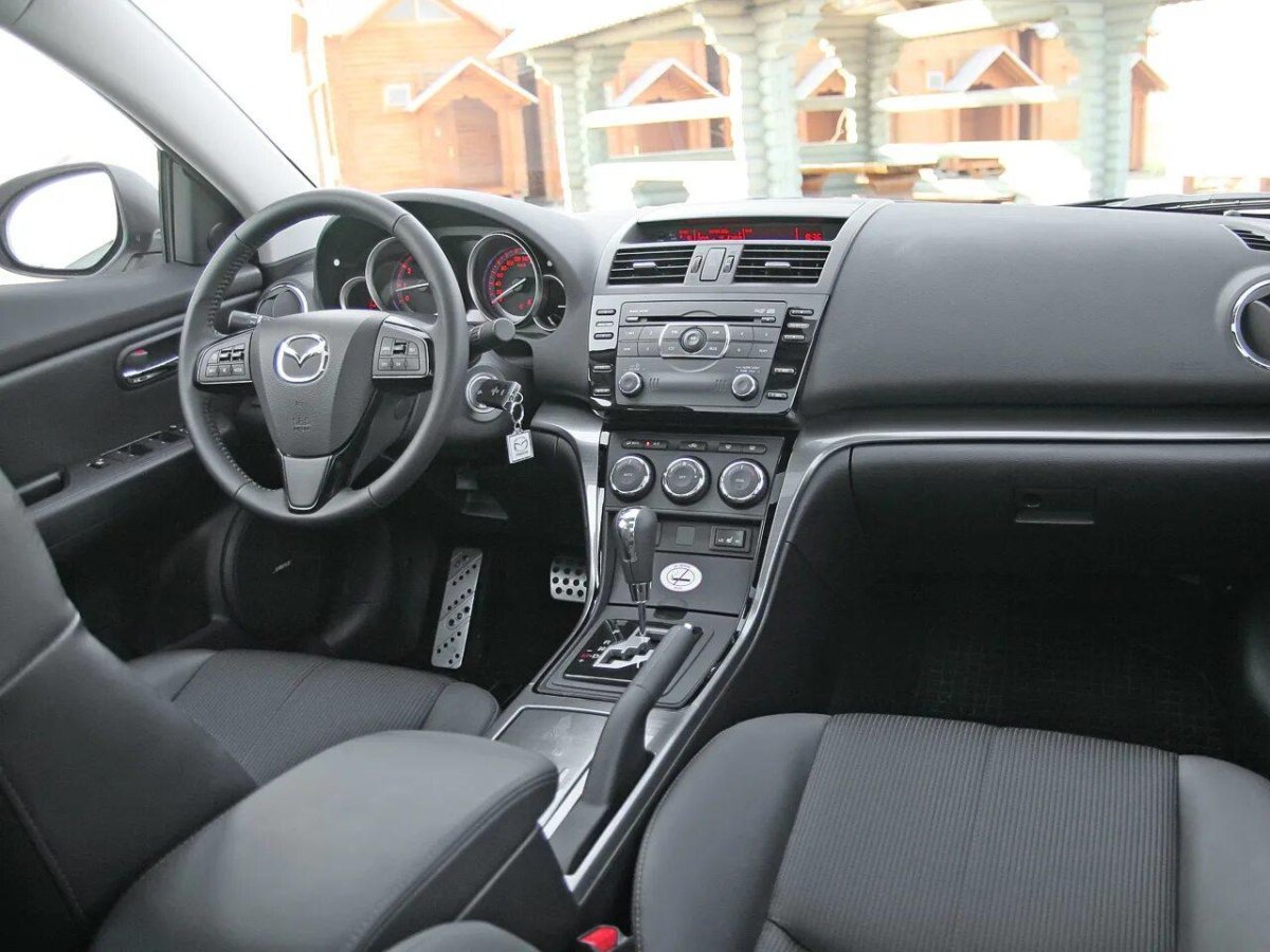 Мазда 6 GH салон