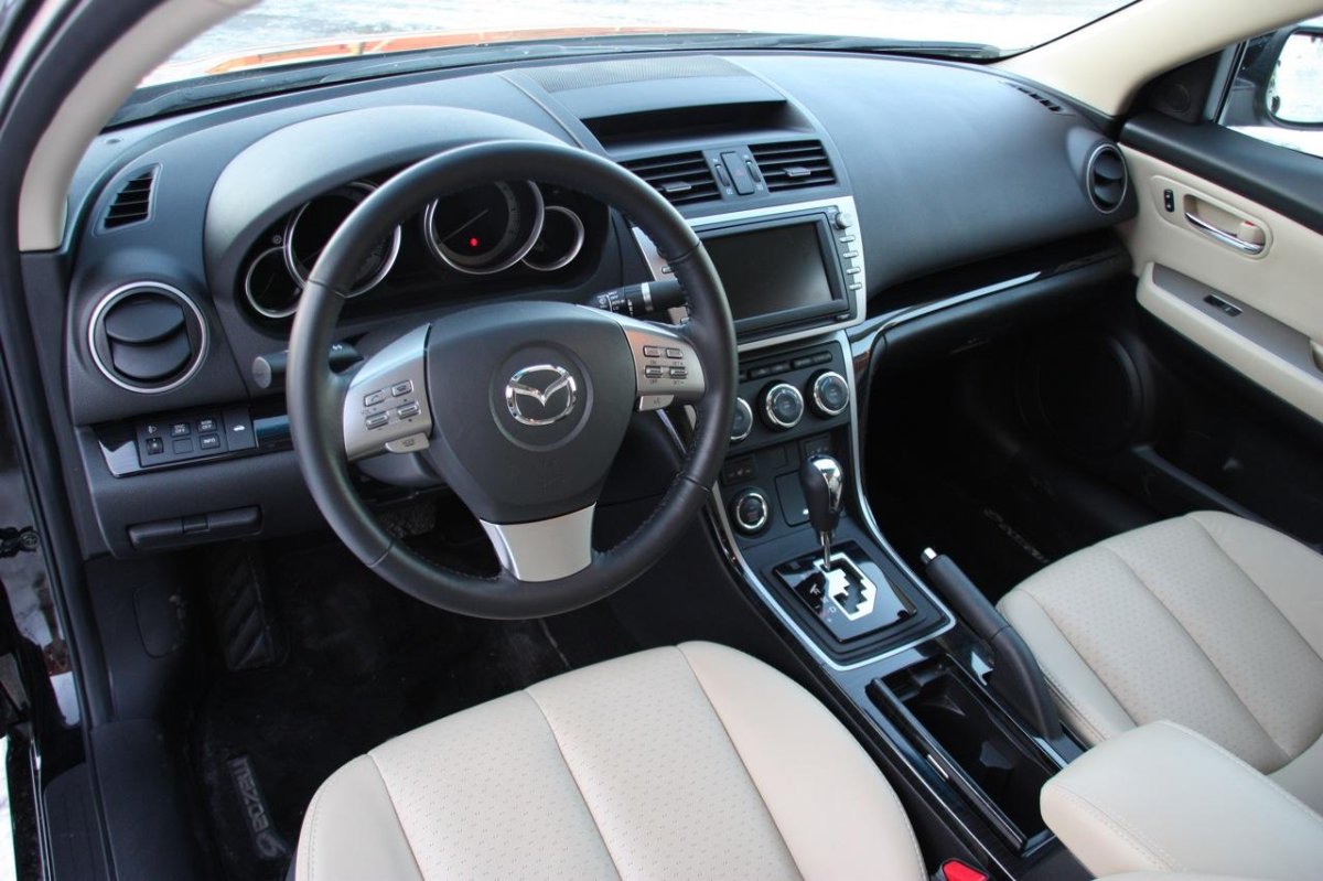Mazda 6 2011 салон