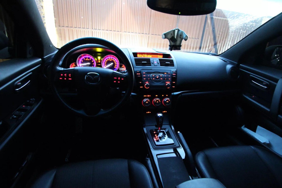 Mazda 6 gg салон ночью