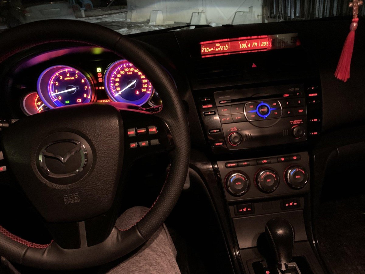 Mazda 6 GH салон ночью
