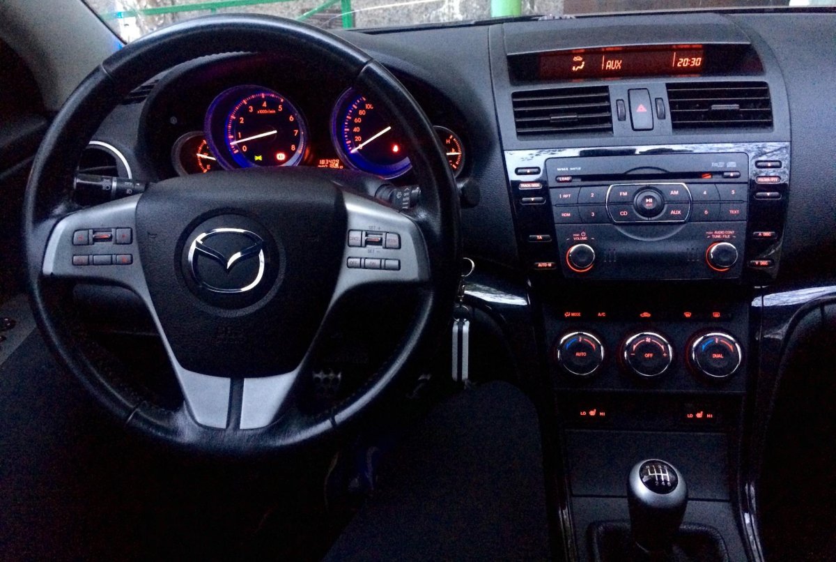Mazda 6, 2008 год, салон