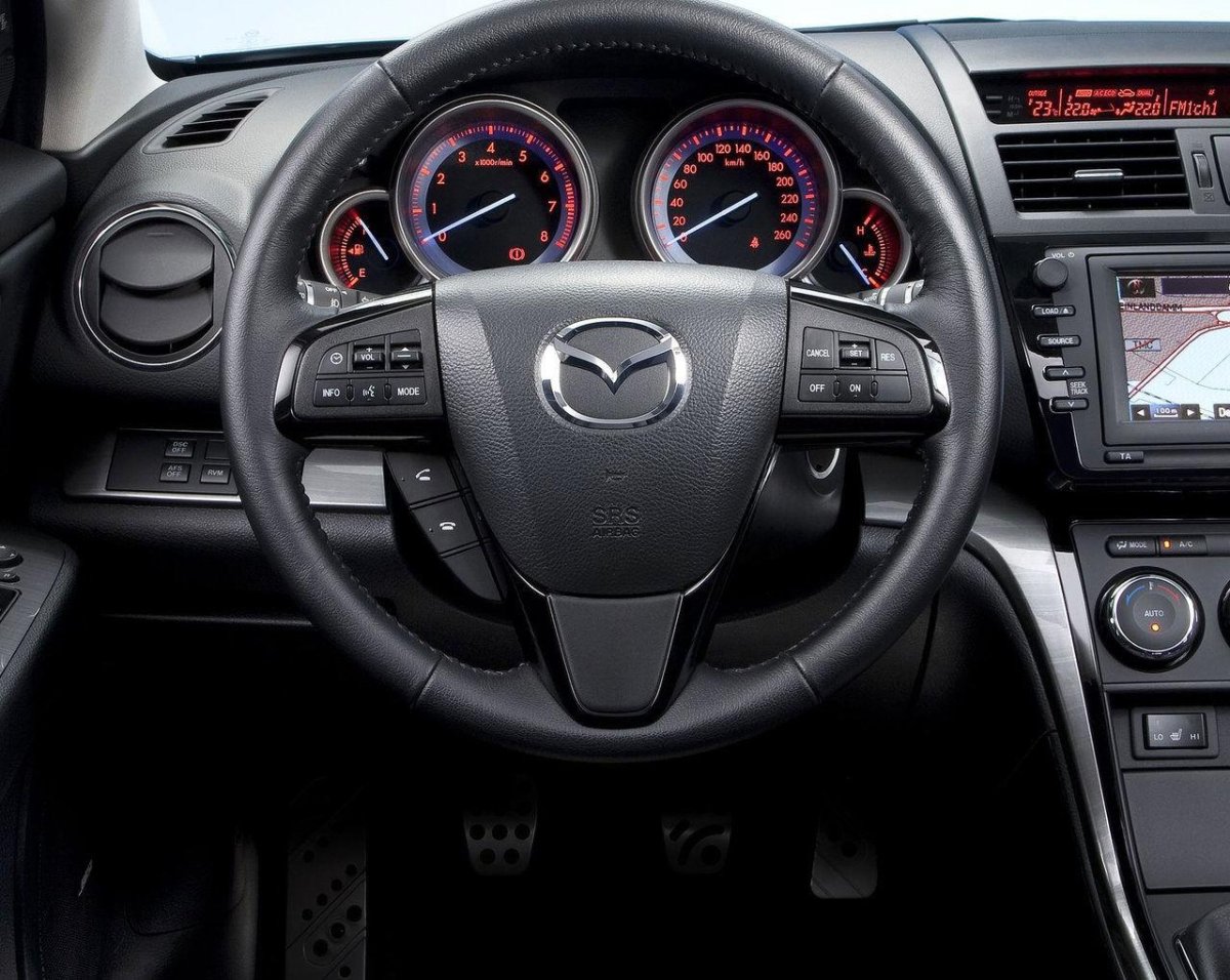 Mazda 6 2011 салон