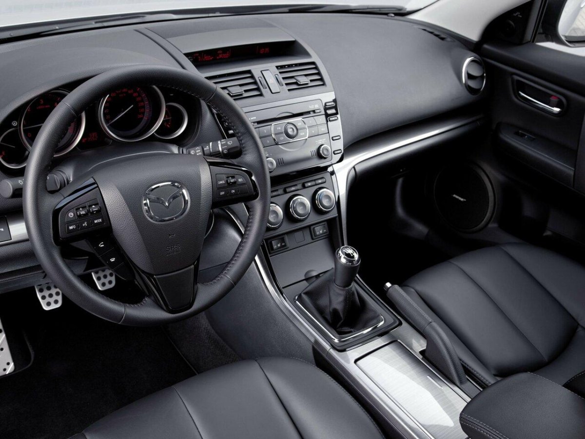 Мазда 6 автомат седан