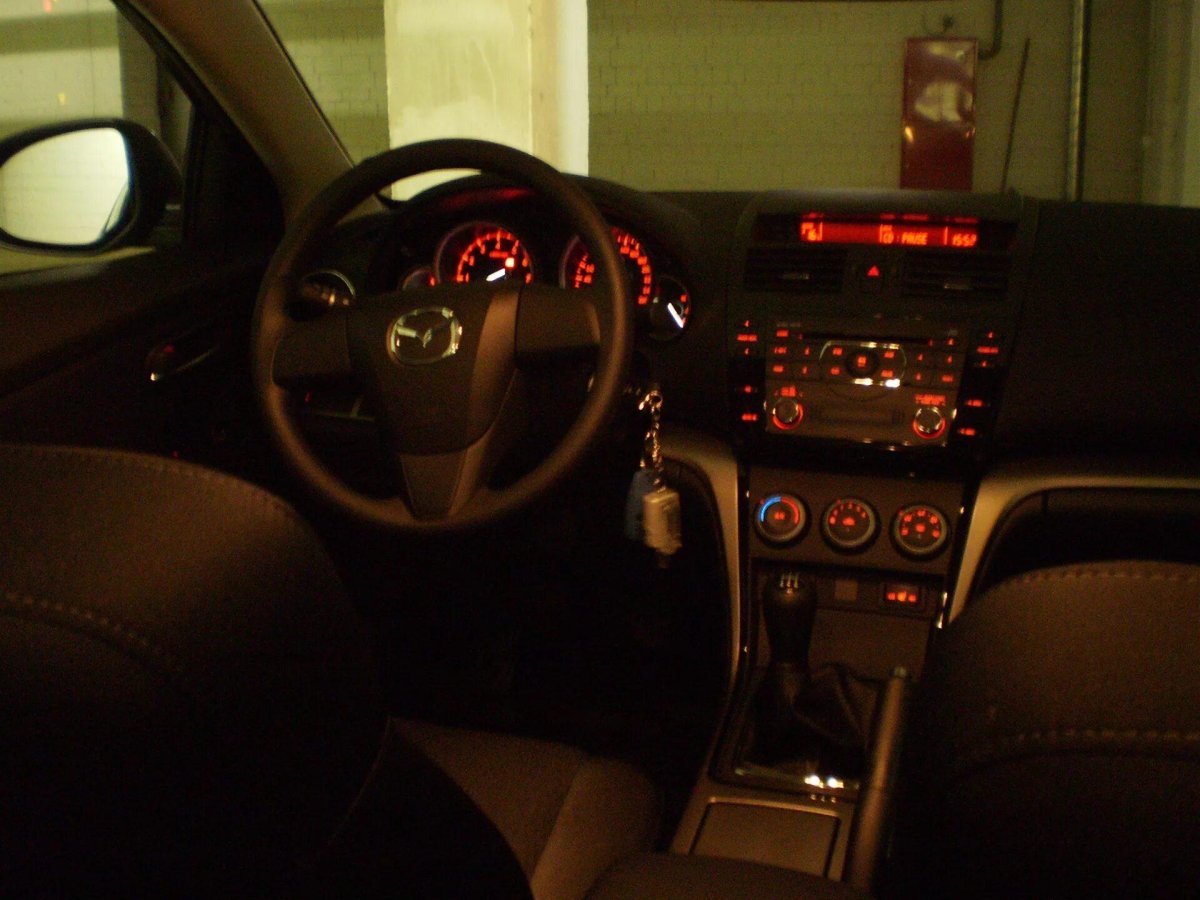 Mazda 6 GH салон ночью