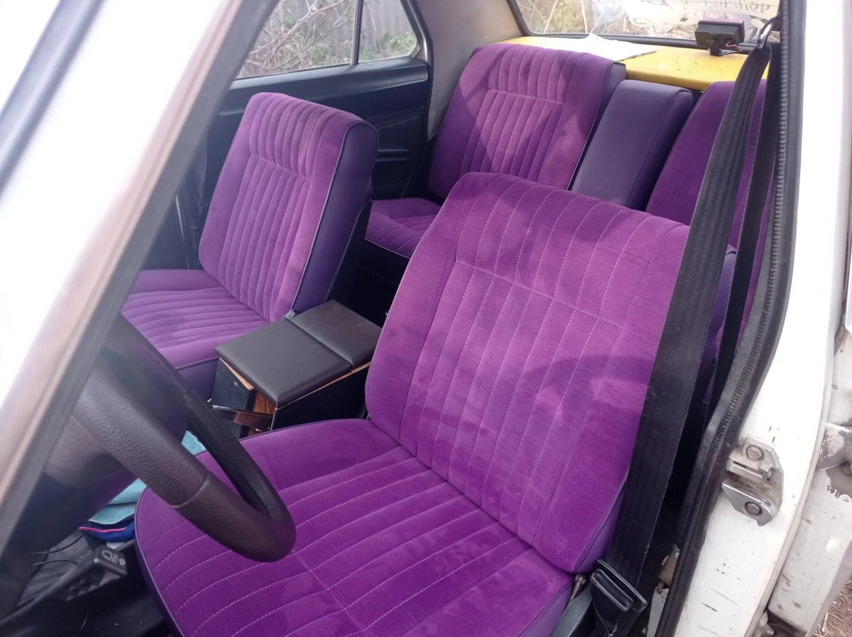Фиолетовый салон Волга
