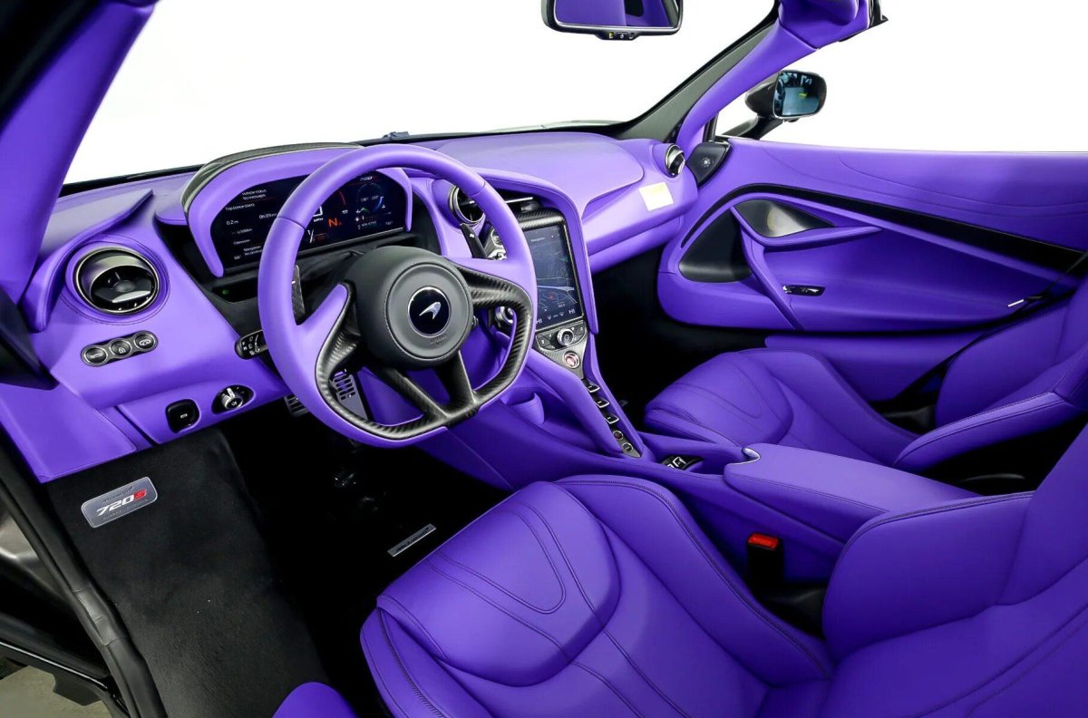 MCLAREN 720s салон
