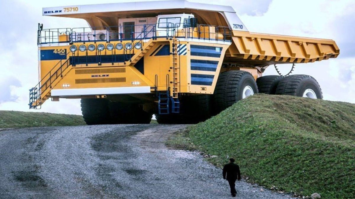 БЕЛАЗ-75710 самосвал