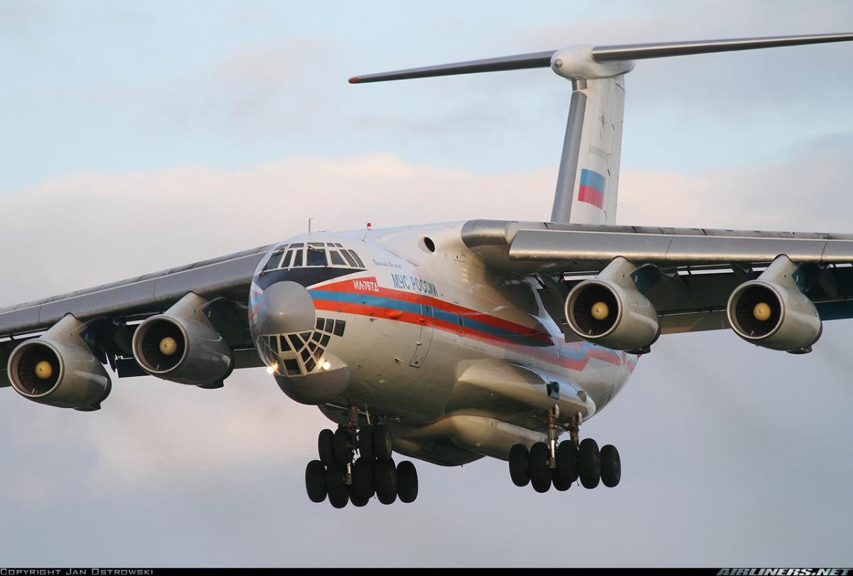 Самолёт ил-76тд МЧС России