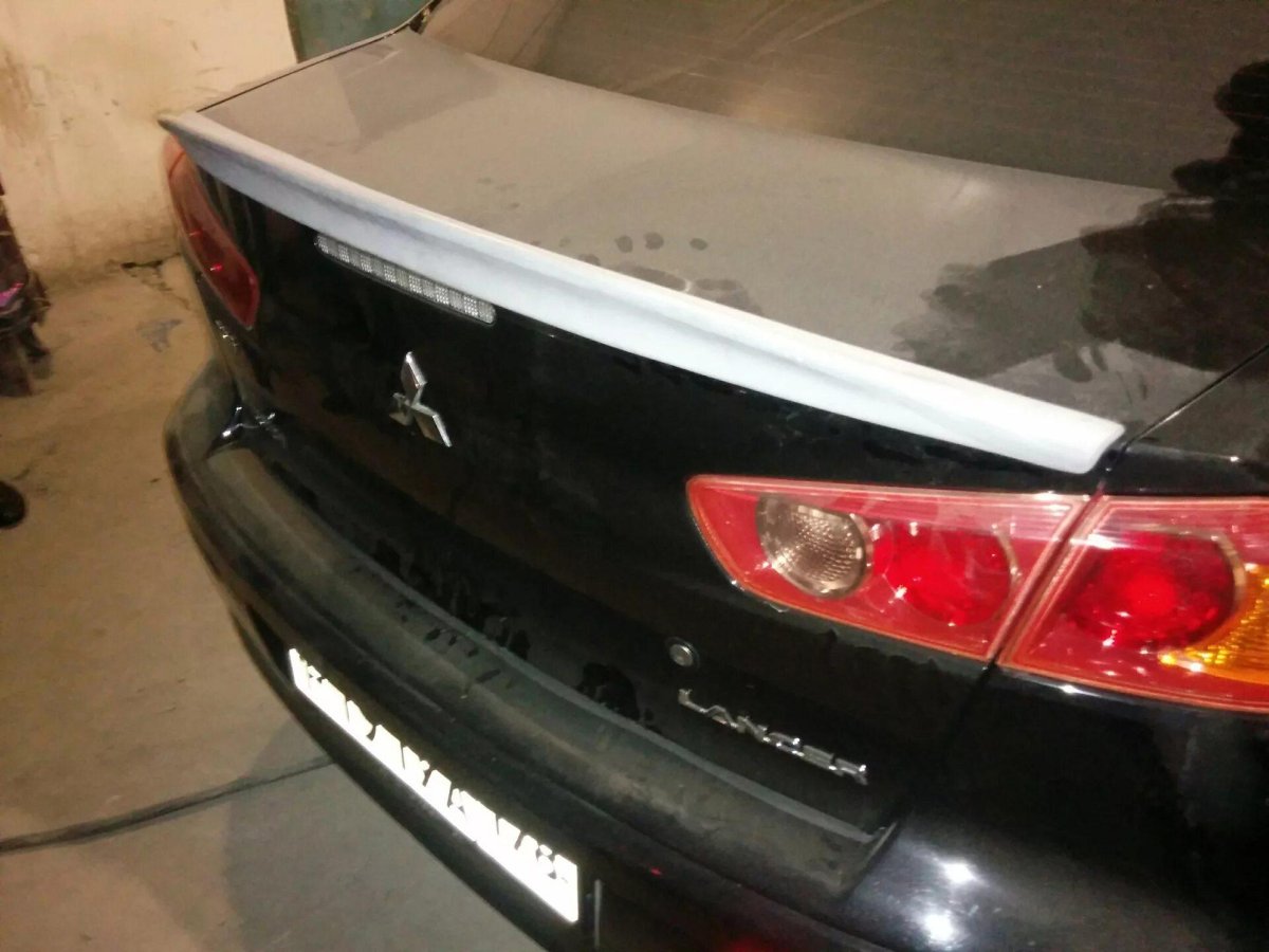Lip спойлер Lancer 10