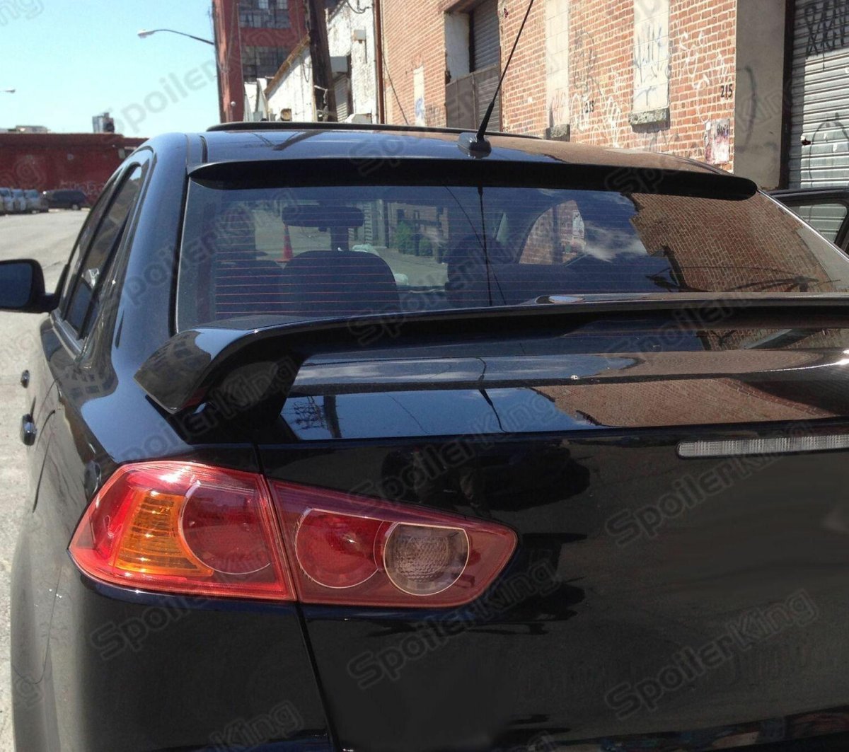 Козырек заднего стекла Мицубиси Каризма 2000