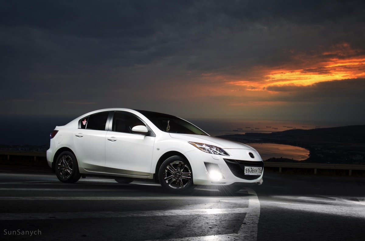 Мазда 3 2012 белая