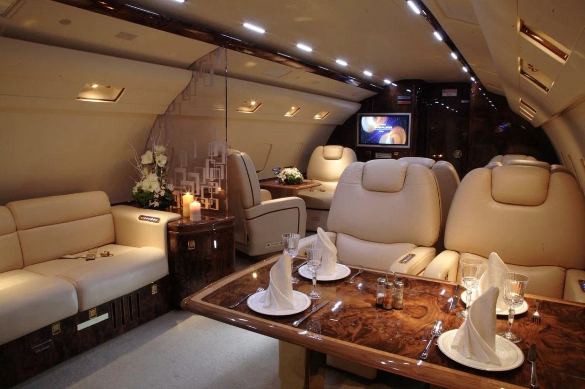 Як 42 VIP салон