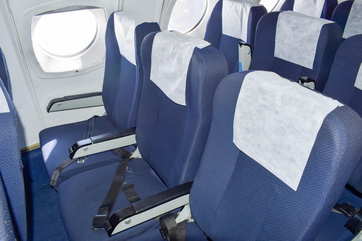 Як-42 пассажирский салон КРАСАВИА