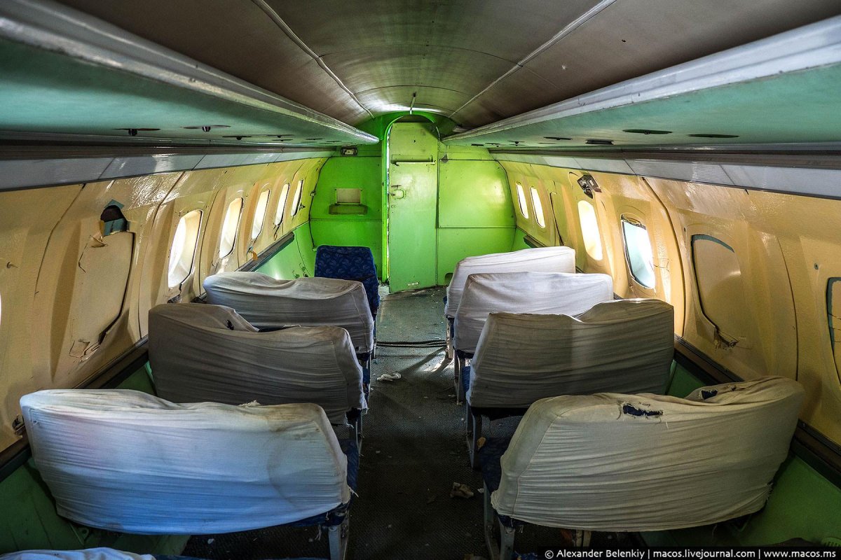 Як-42 пассажирский салон