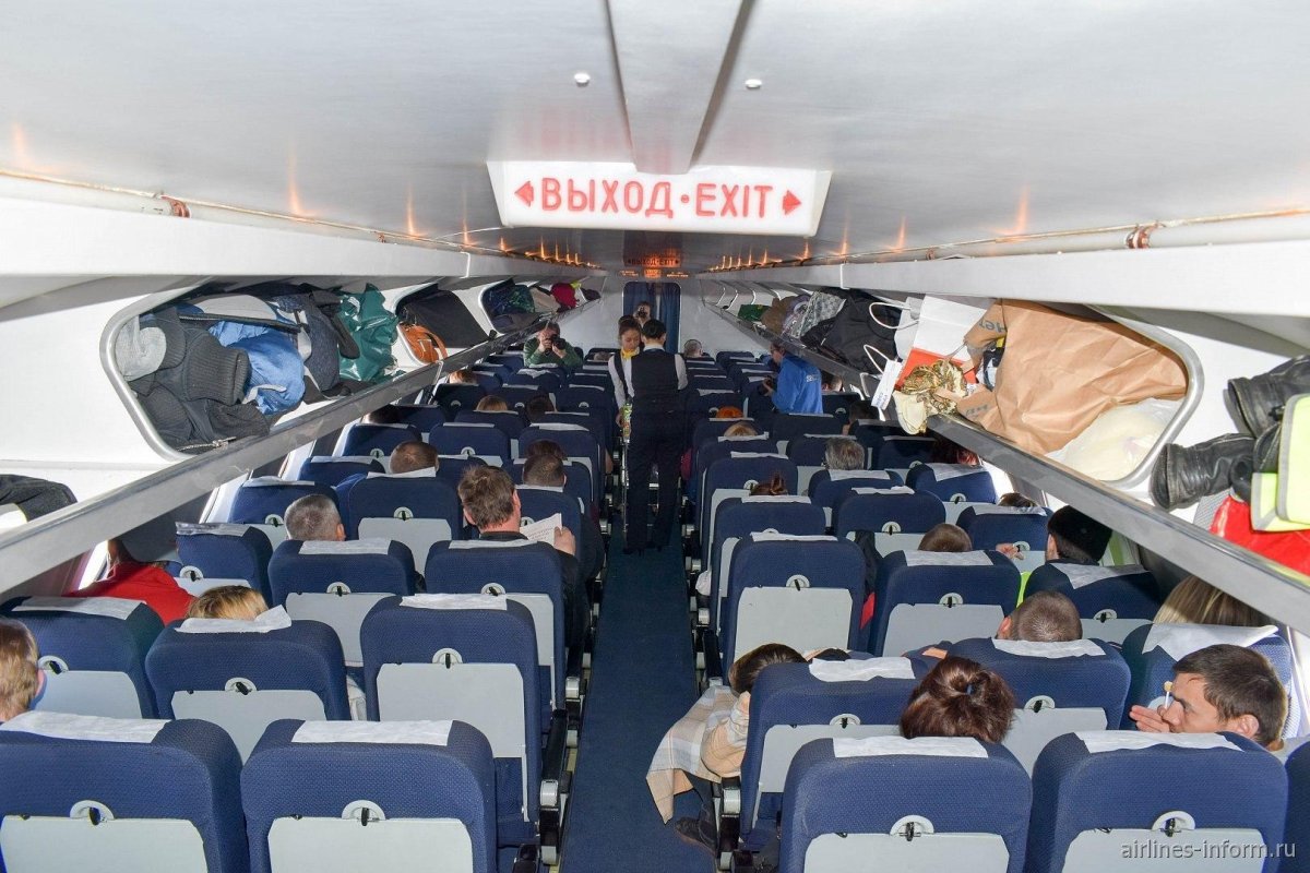 Як-42 пассажирский самолёт салон