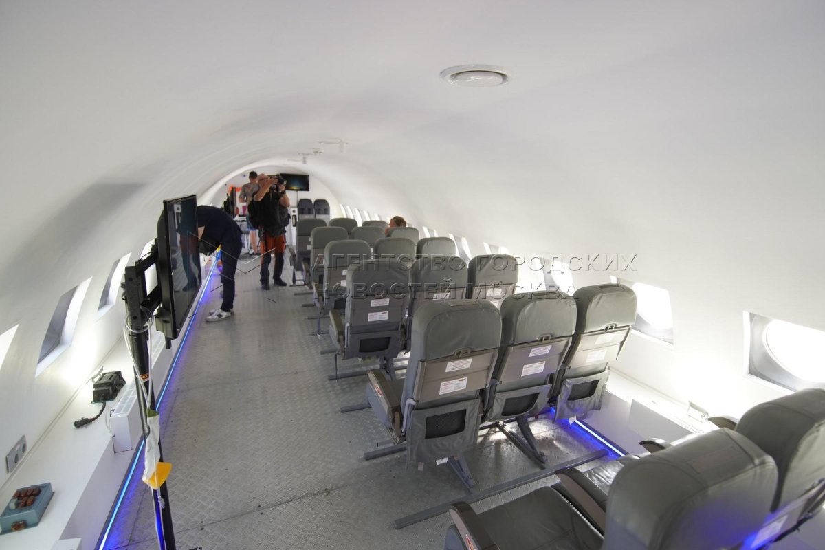 Як-42 на ВДНХ внутри