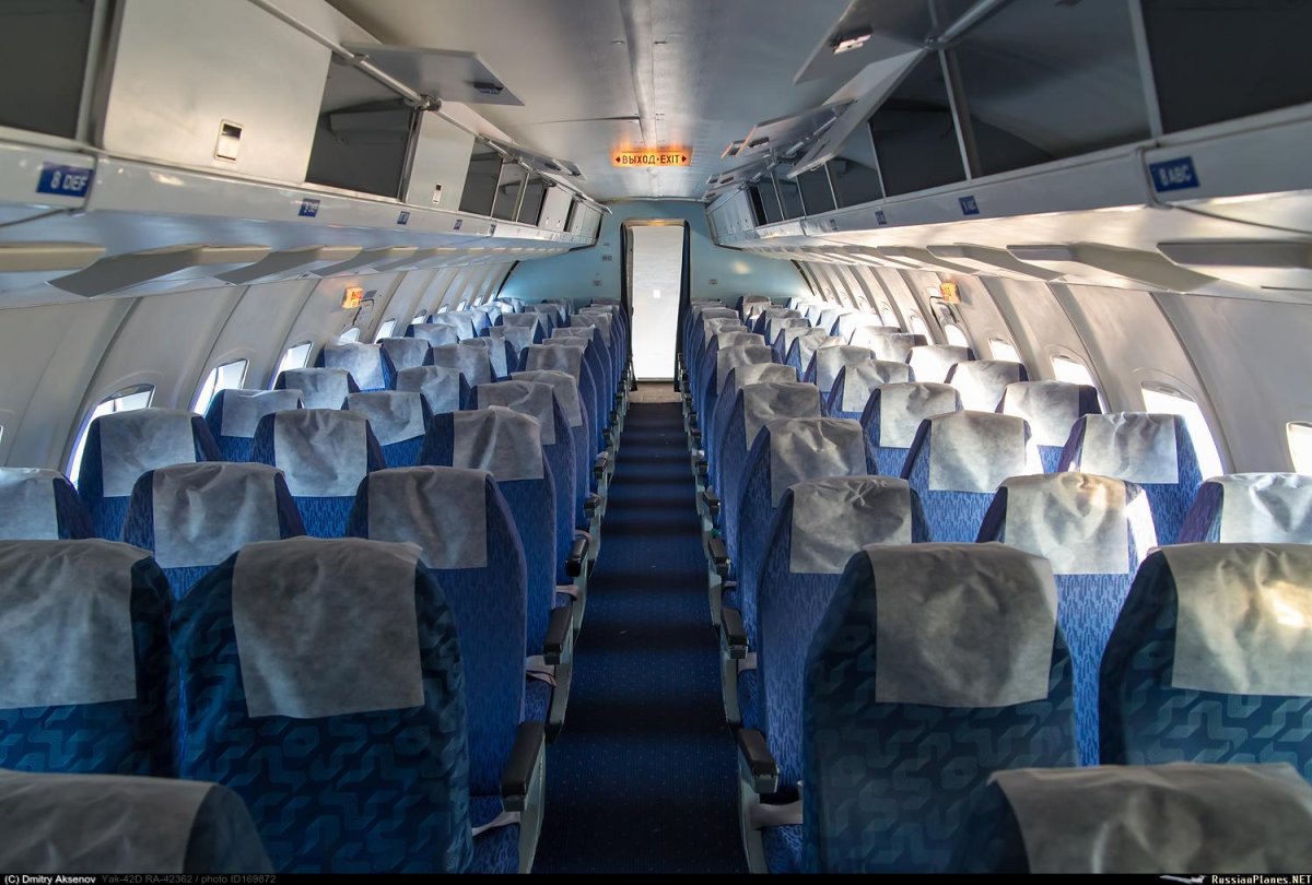 Як-42 Ижавиа салон