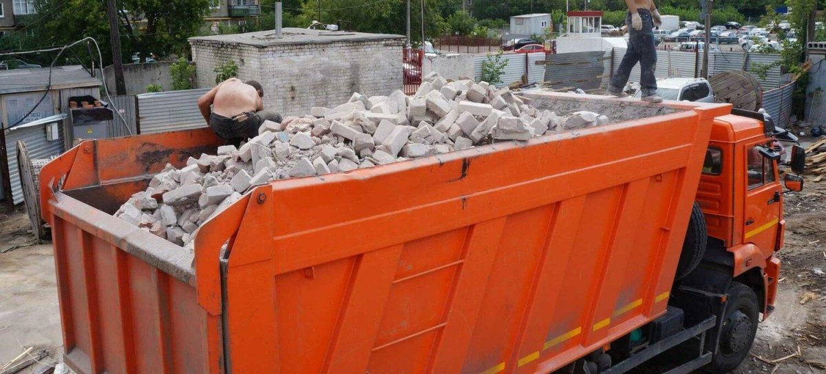 Бой кирпича и бетона