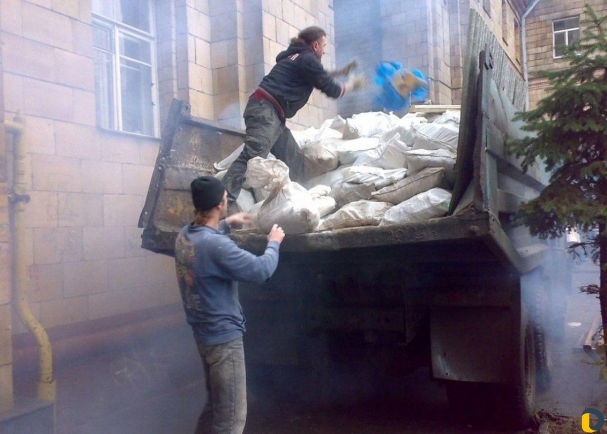 Погрузка строительного мусора
