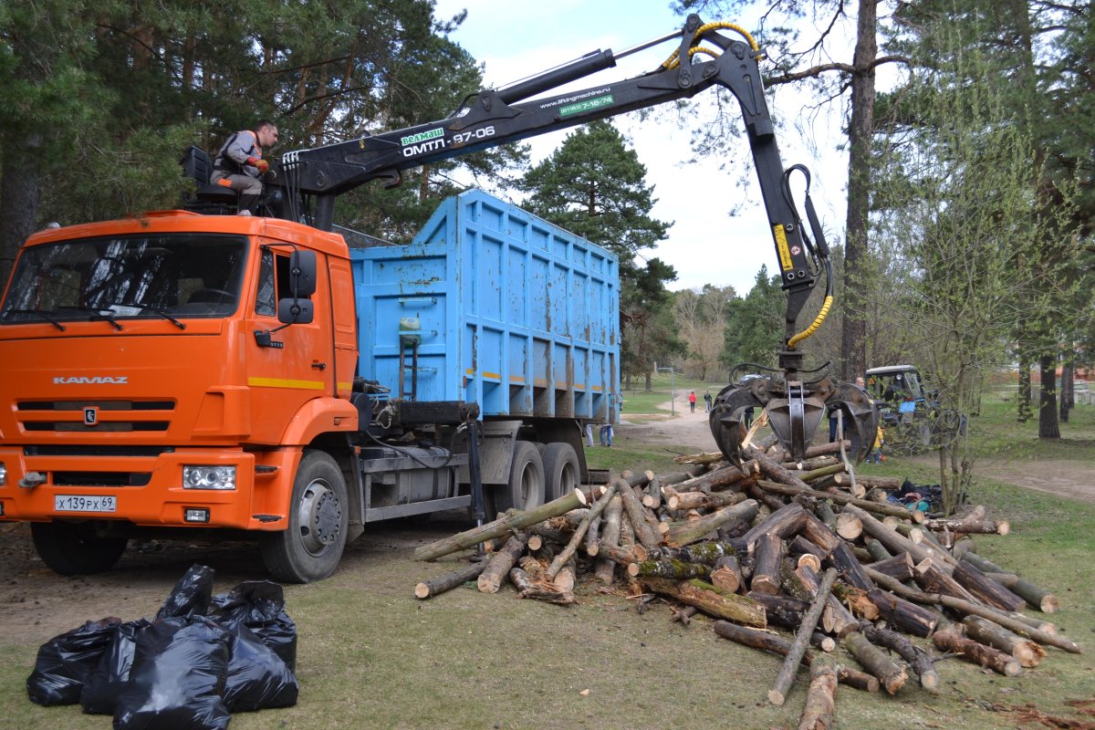 Металловоз с манипулятором