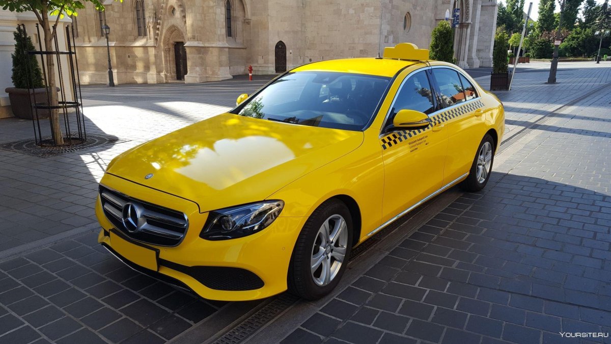 Мерседес е200 желтый