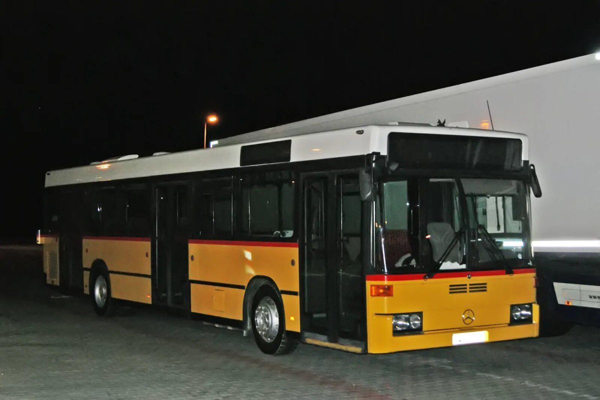 Мерседес Бенц о405 с открытыми люками