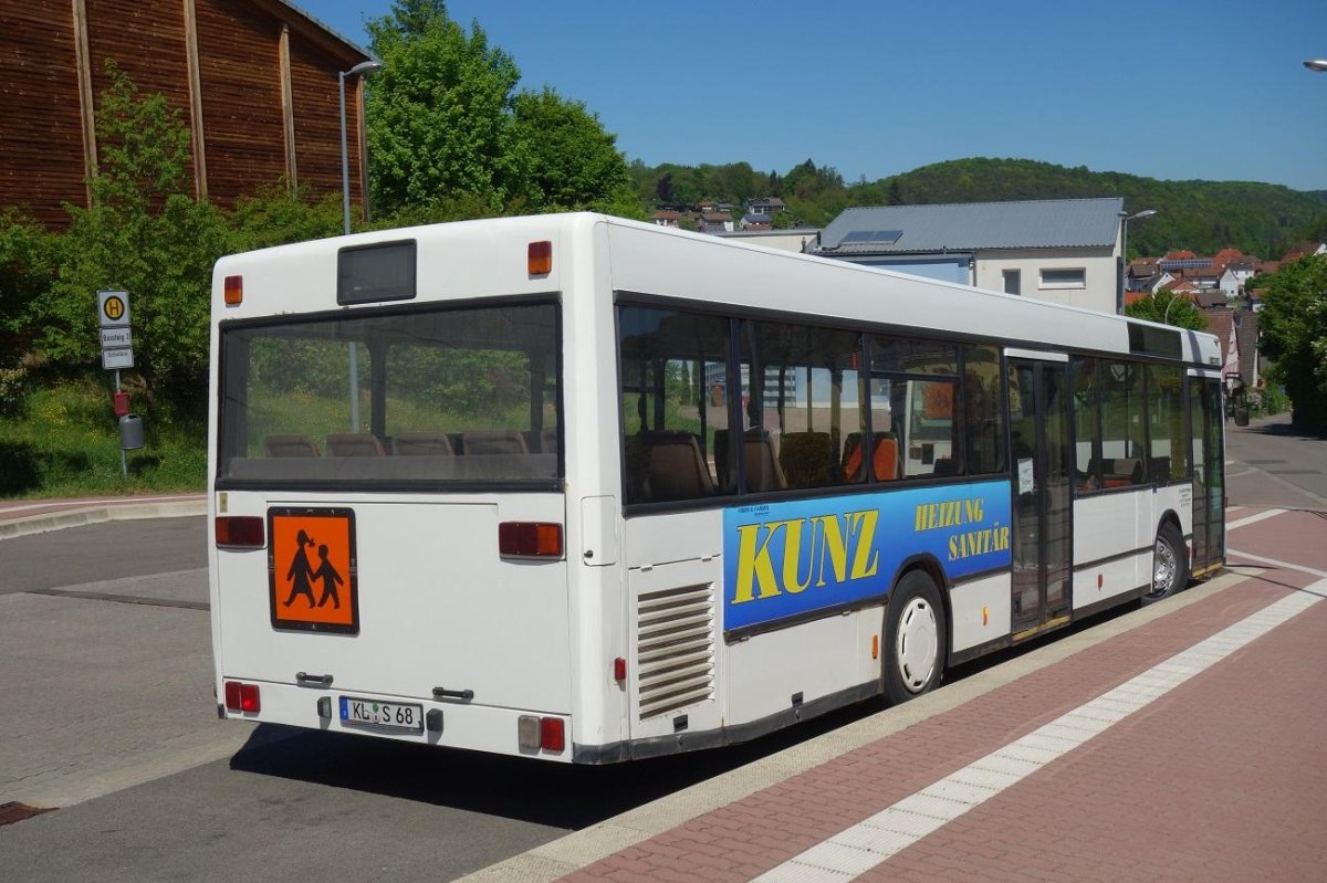 Мерседес Бенц 0405