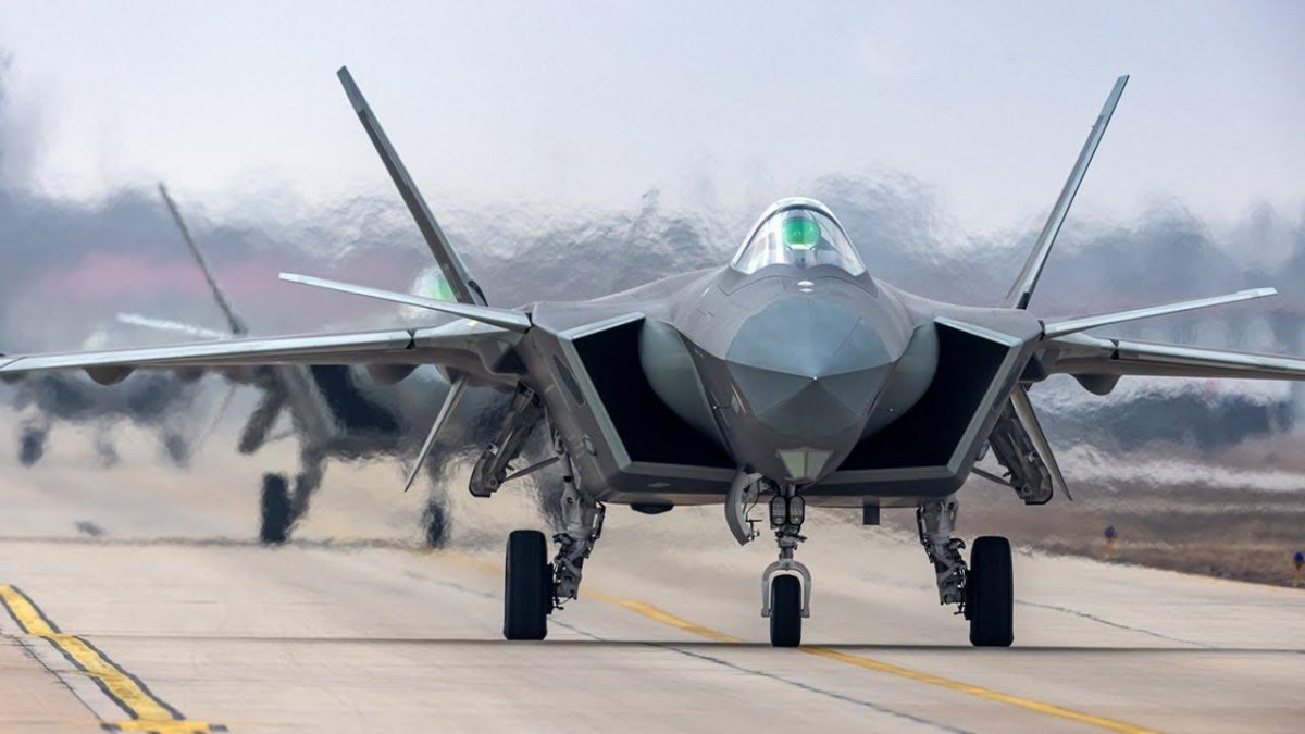 J-20 истребитель