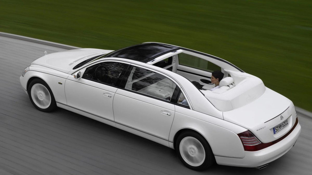 Машина Maybach 62s Landaulet