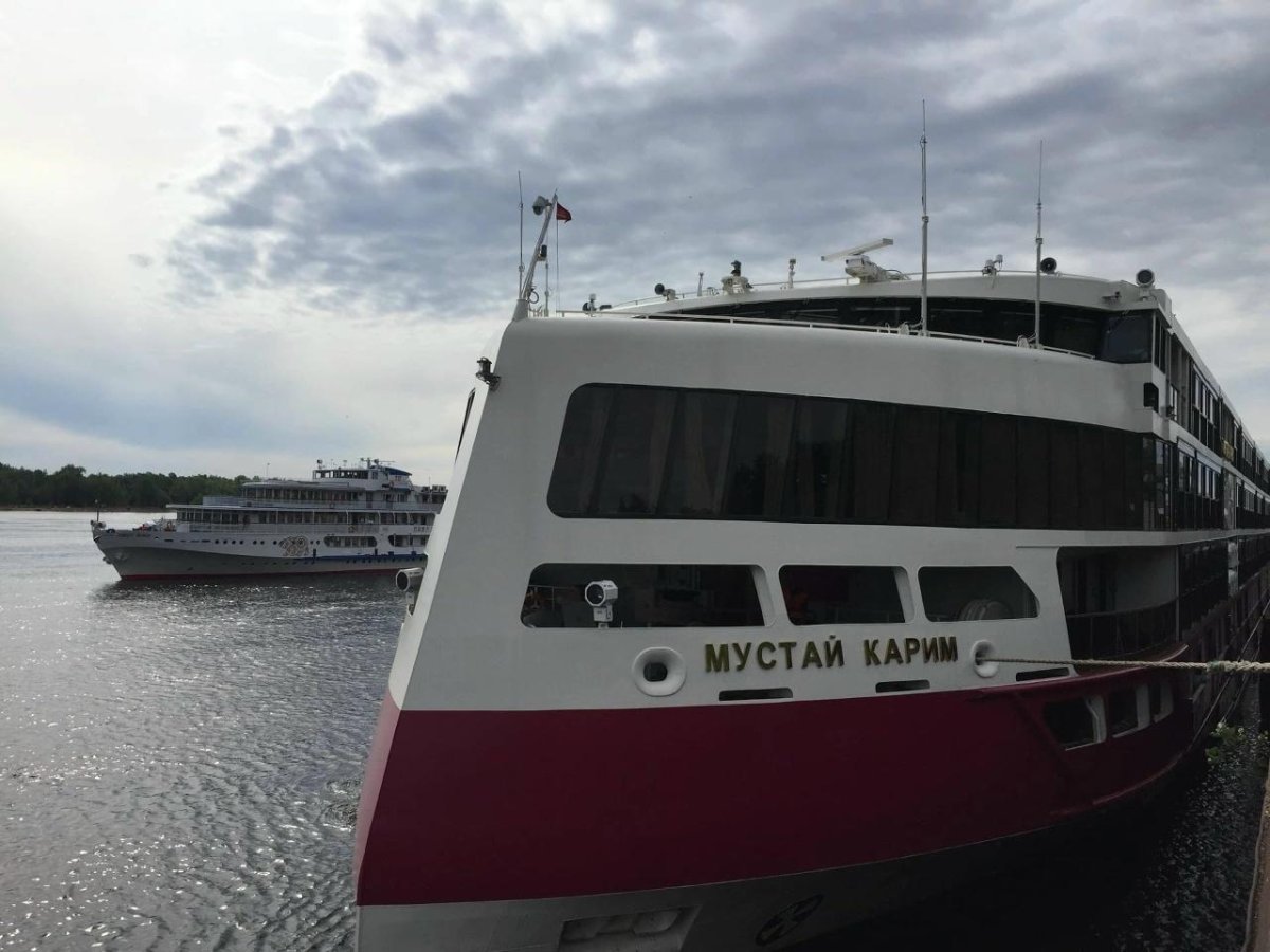 Речной теплоход Мустай Карим