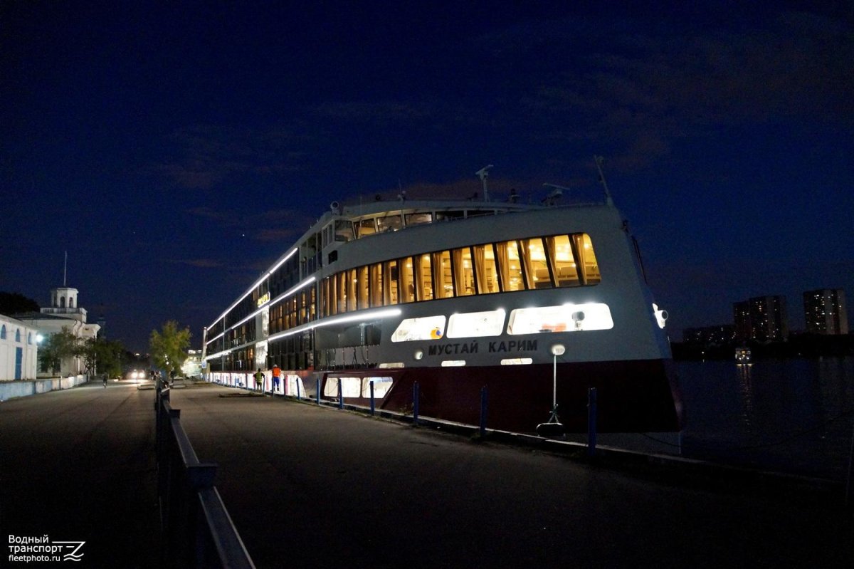 Мустай Карим теплоход Санкт-Петербург